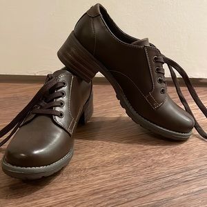 Eastland brown Oxford shoes